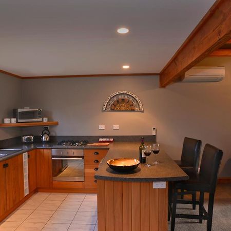 Terracotta Lodge & Cottages Carterton Екстериор снимка