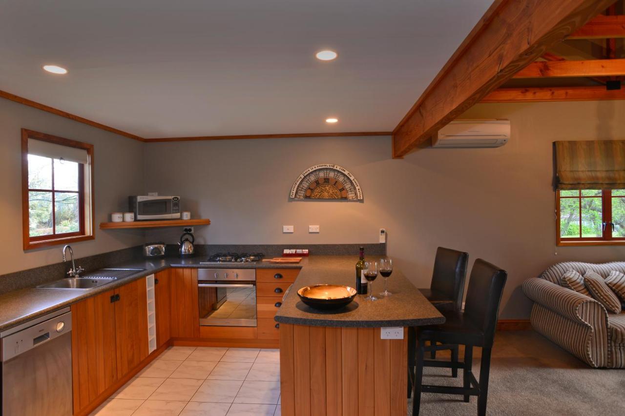 Terracotta Lodge & Cottages Carterton Екстериор снимка